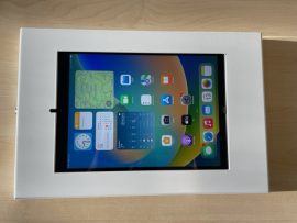 Univerzális zárható iPad fémkeret